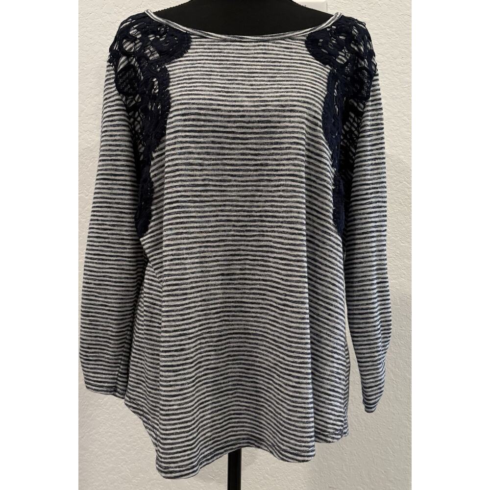 Maurices Blue and White Stripe Knit Top Lace Shoulder Chest 24”